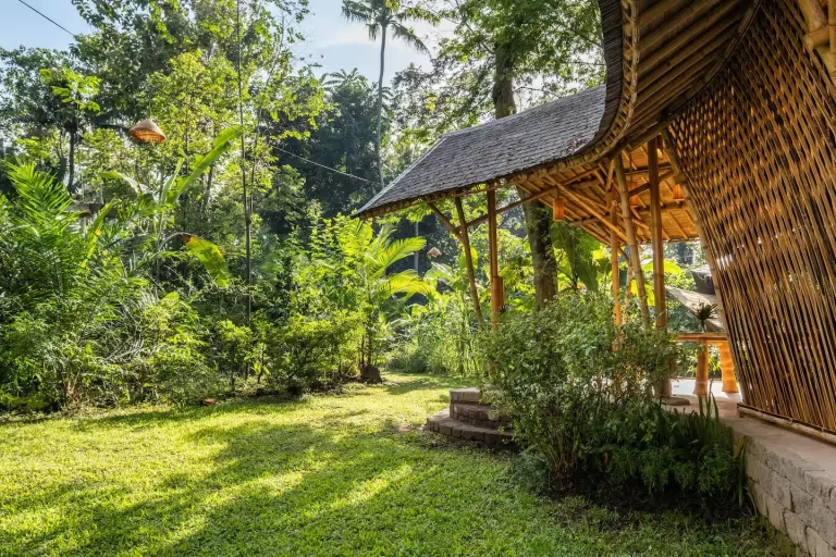 Cottage putih3